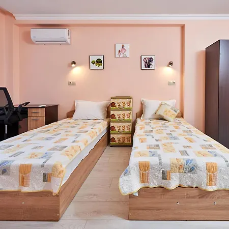 радина Apartment *